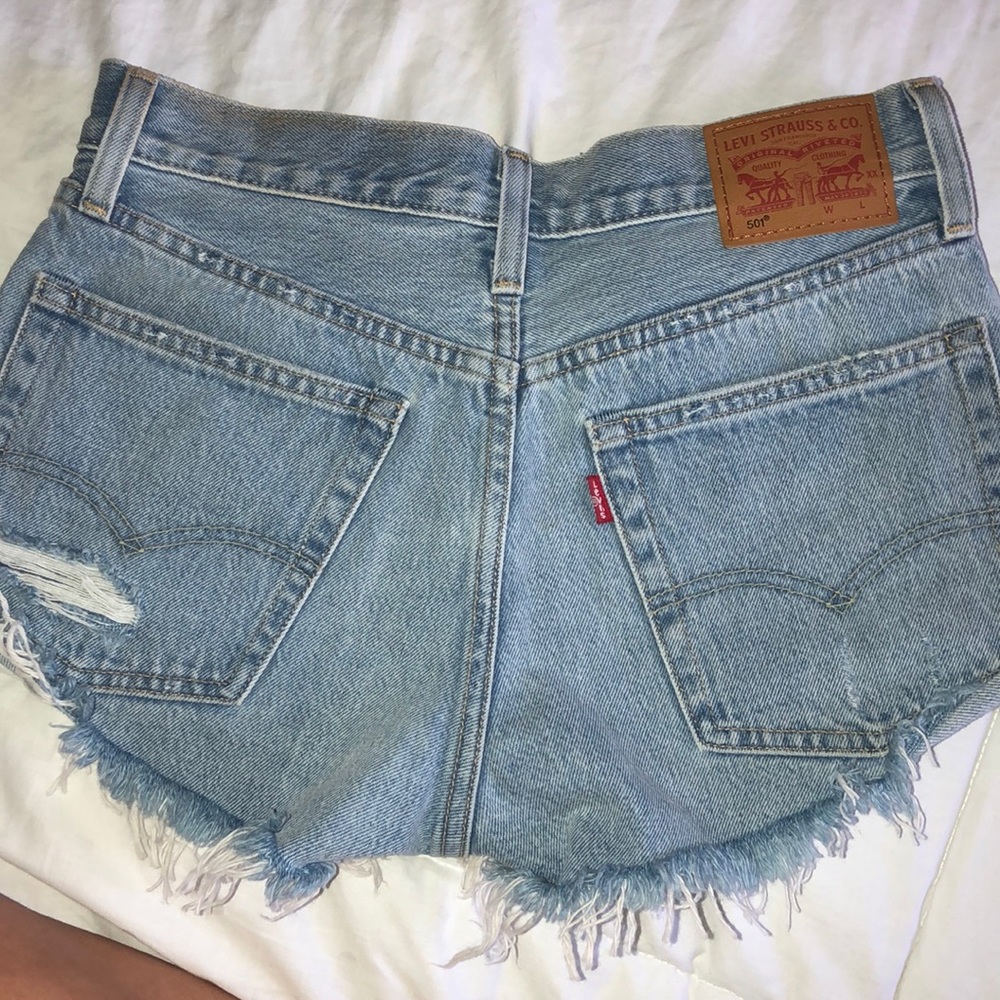 Levi Short - Picture 3 of 4